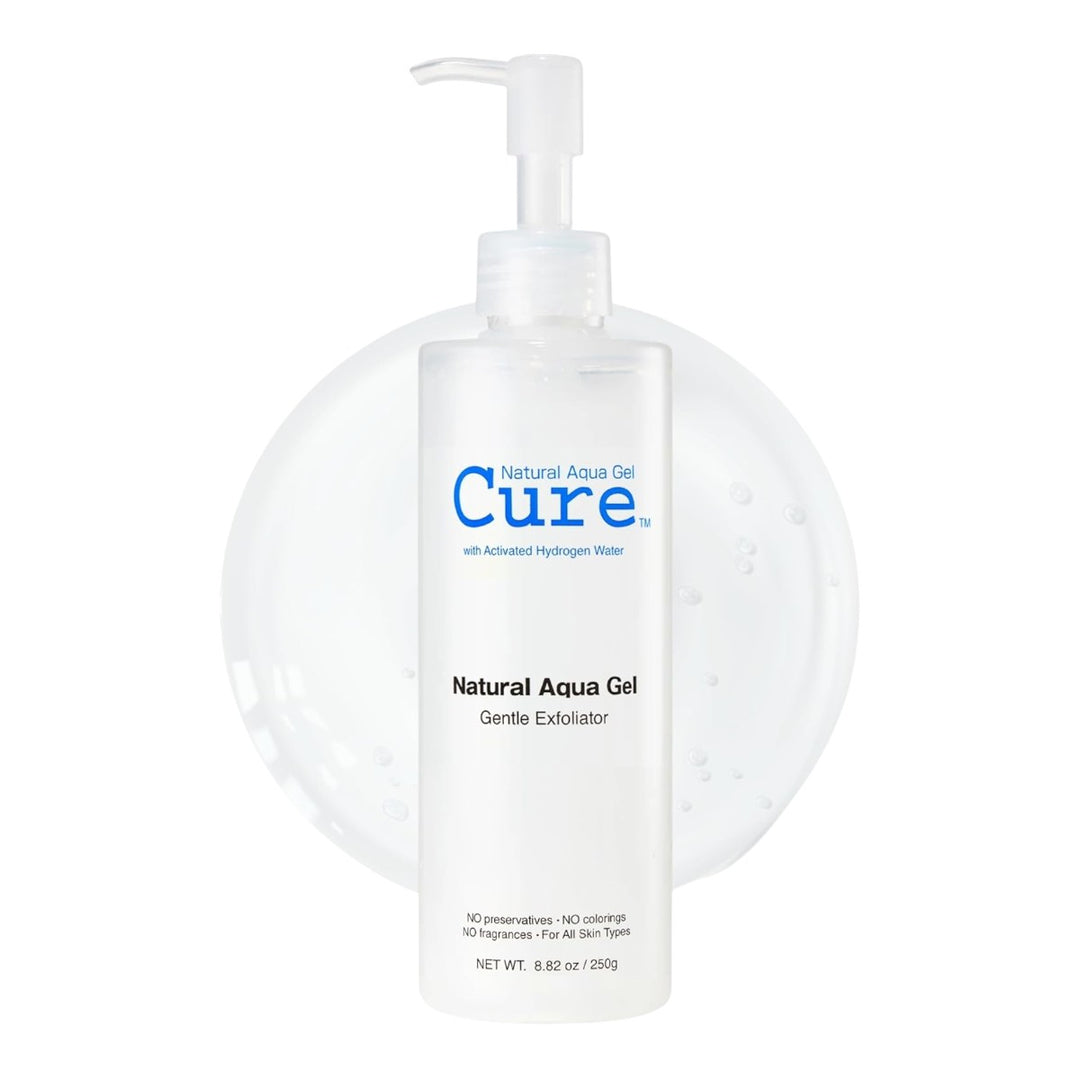 Cure Natural Aqua Gel 250g, japansk peelinggel som exfolierar huden skonsamt utan skrubbkorn.